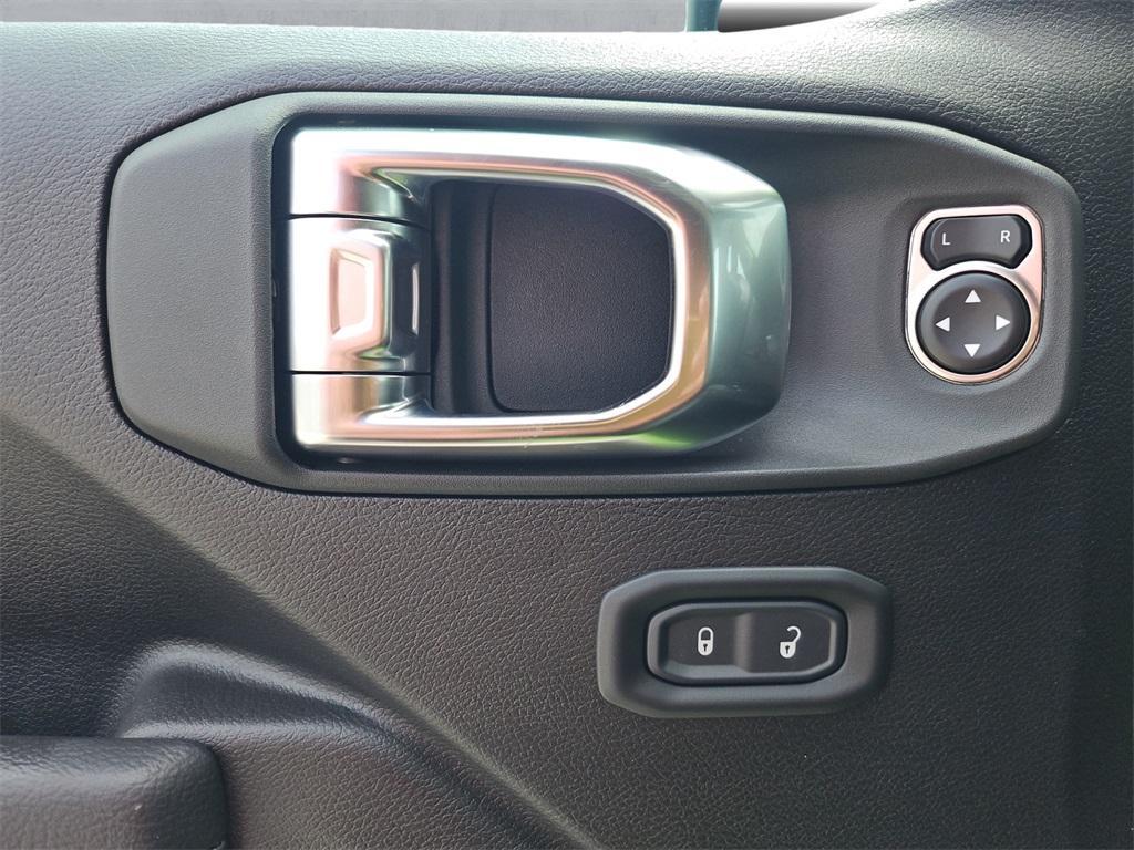 new 2025 Jeep Wrangler car, priced at $39,958