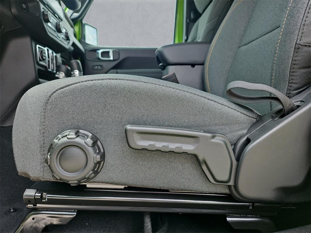 new 2025 Jeep Wrangler car, priced at $39,958