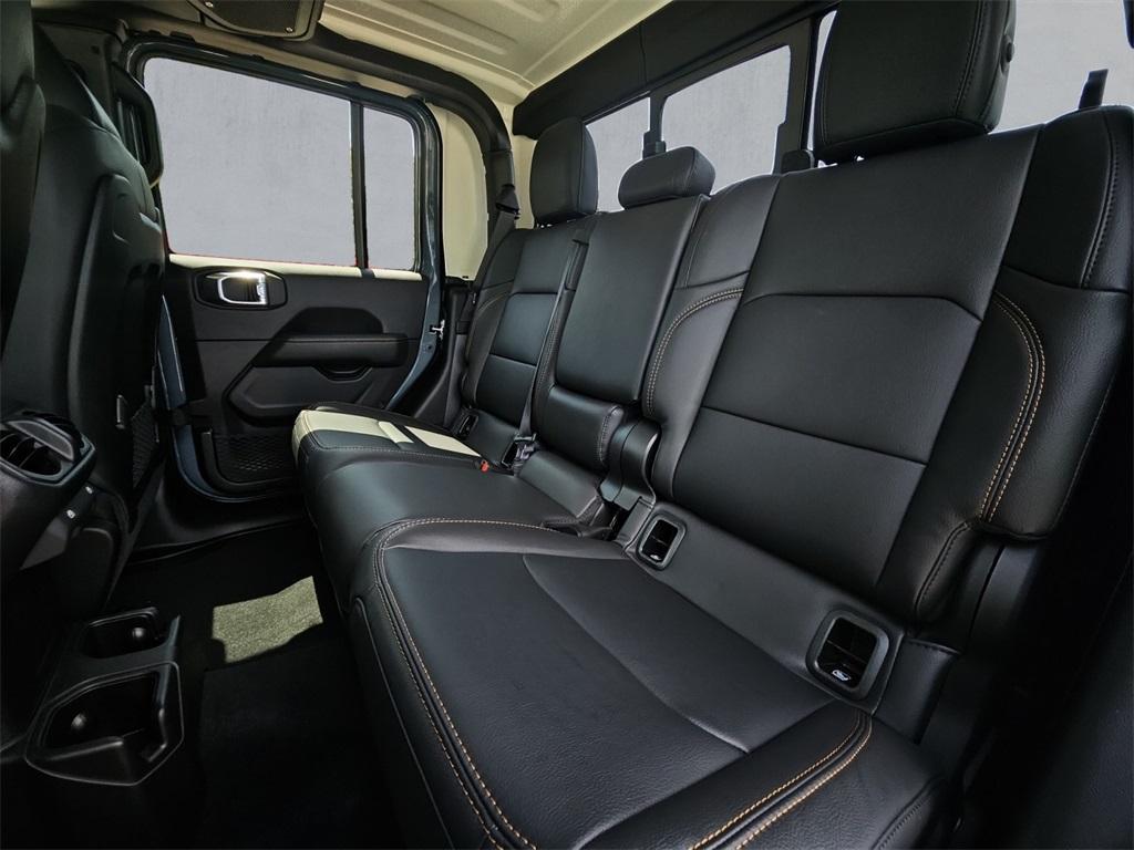 new 2025 Jeep Gladiator car, priced at $41,245