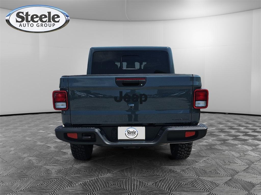 new 2025 Jeep Gladiator car, priced at $41,245