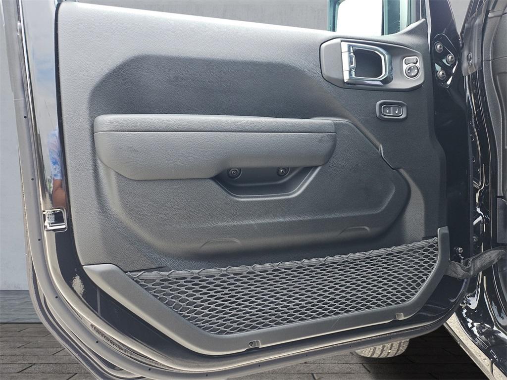 new 2025 Jeep Wrangler car, priced at $44,080