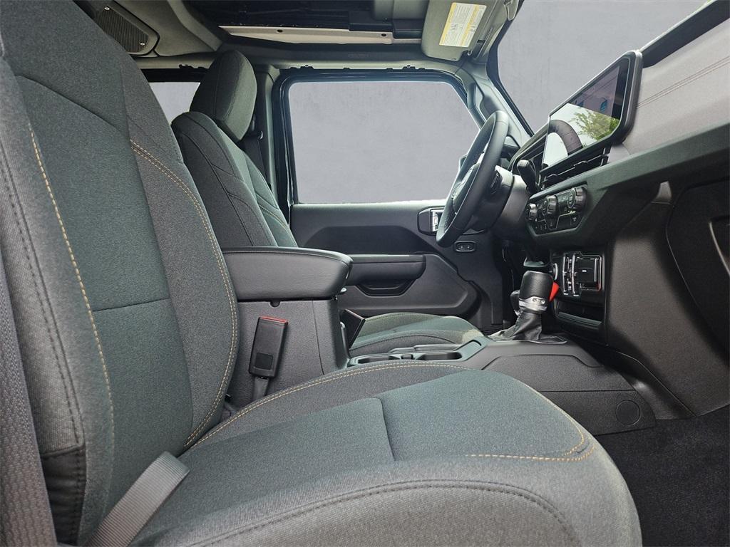 new 2025 Jeep Wrangler car, priced at $44,080