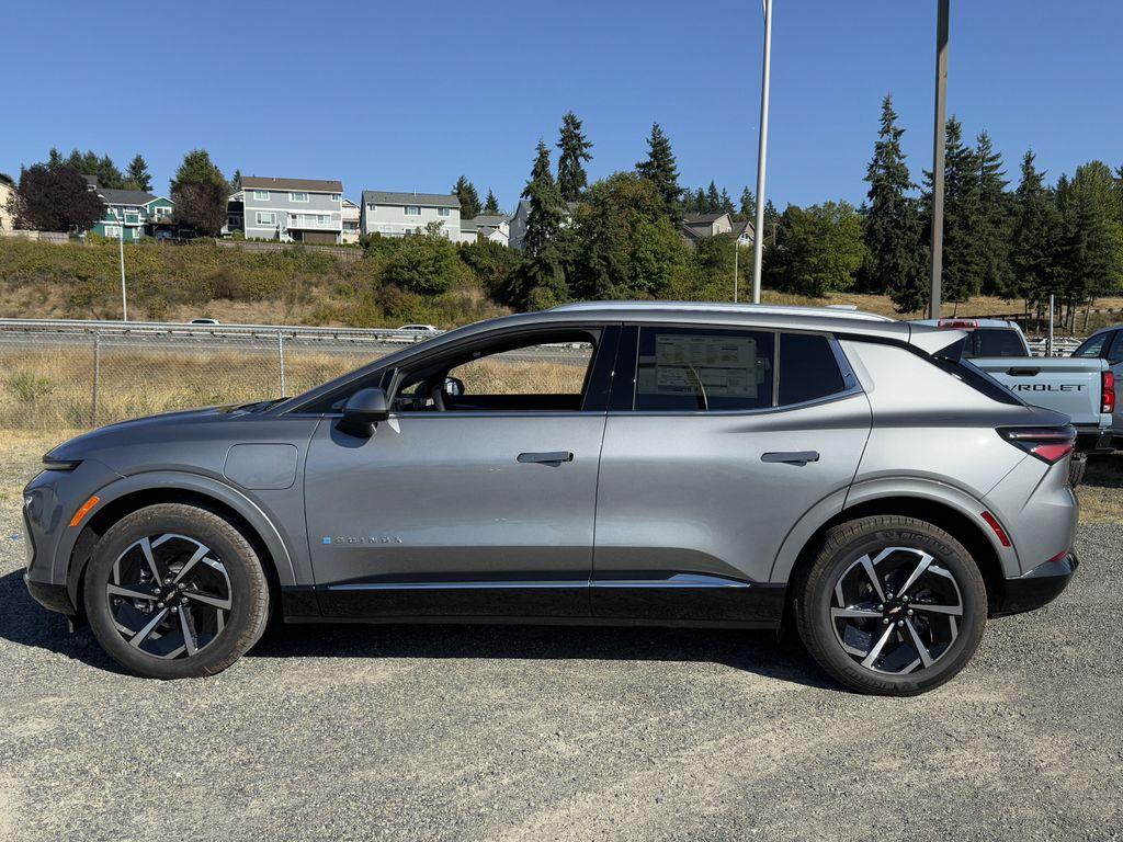new 2025 Chevrolet Equinox EV car, priced at $33,390