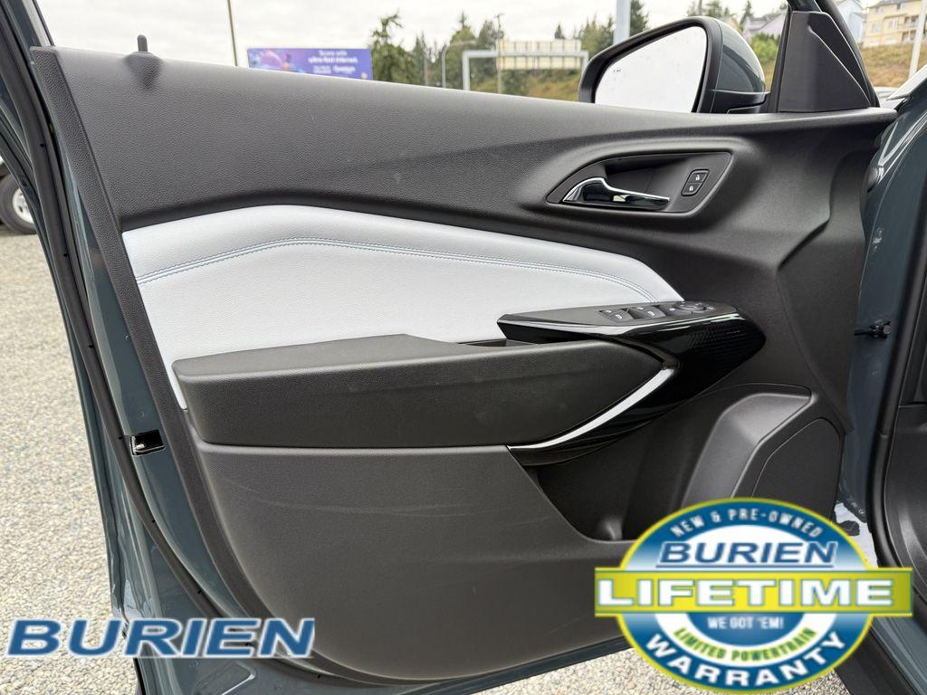 new 2025 Chevrolet Trax car, priced at $24,235