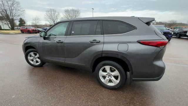 used 2022 Toyota Highlander car, priced at $33,000