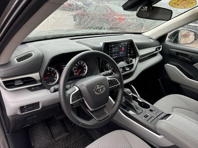 used 2022 Toyota Highlander car, priced at $33,000