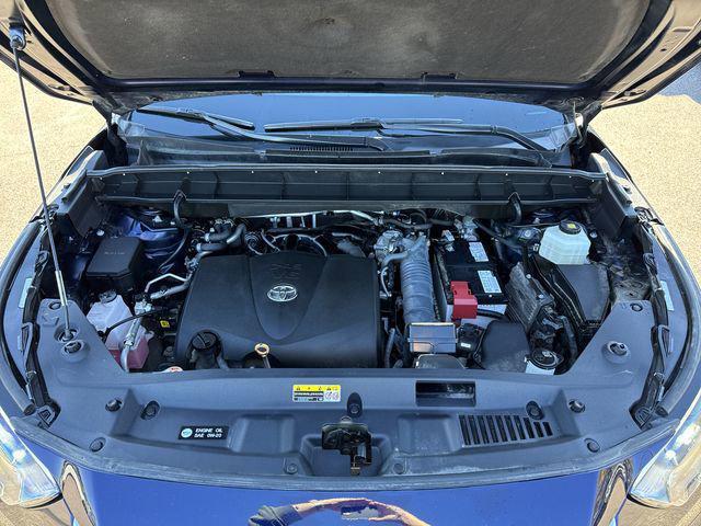 used 2022 Toyota Highlander car, priced at $35,000