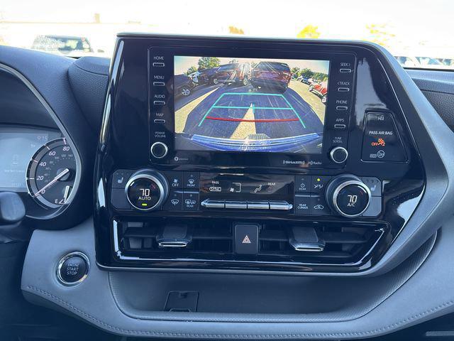 used 2022 Toyota Highlander car, priced at $35,000