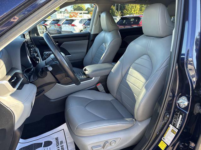 used 2022 Toyota Highlander car, priced at $35,000