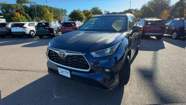 used 2022 Toyota Highlander car, priced at $35,000