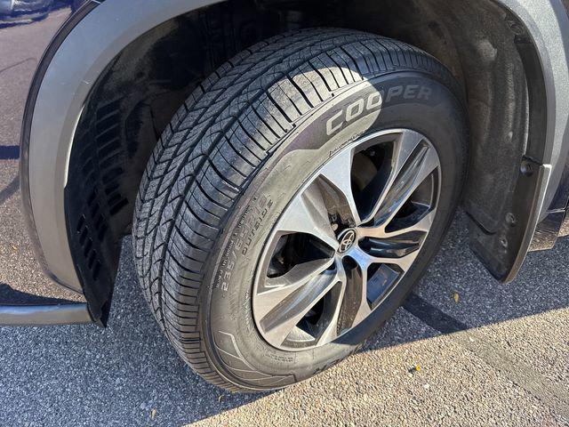 used 2022 Toyota Highlander car, priced at $35,000