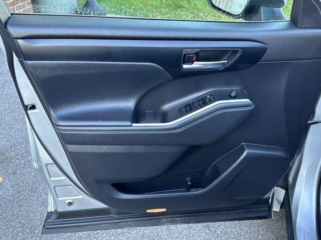 used 2023 Toyota Highlander car, priced at $37,000