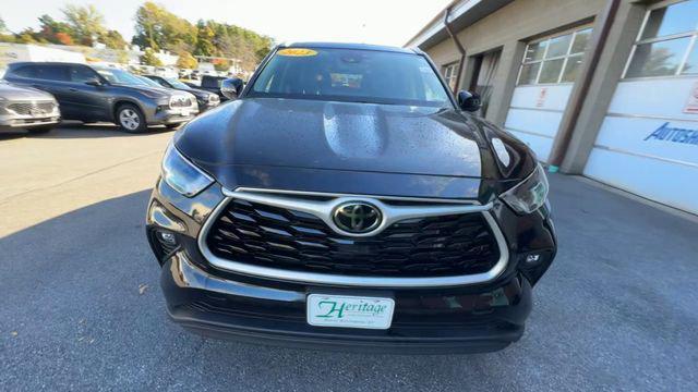 used 2023 Toyota Highlander car, priced at $40,000