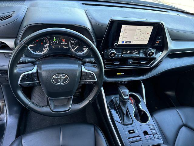 used 2023 Toyota Highlander car, priced at $40,000