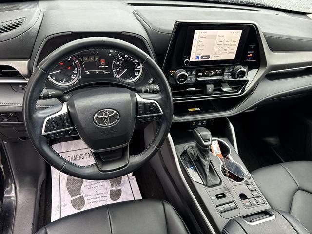 used 2023 Toyota Highlander car, priced at $36,500