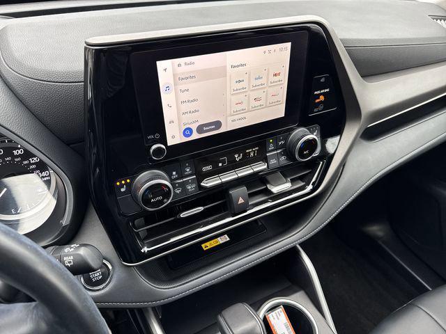 used 2023 Toyota Highlander car, priced at $36,500