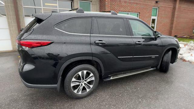 used 2023 Toyota Highlander car, priced at $36,500