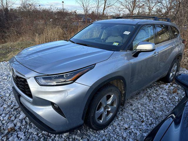 used 2021 Toyota Highlander car, priced at $31,000