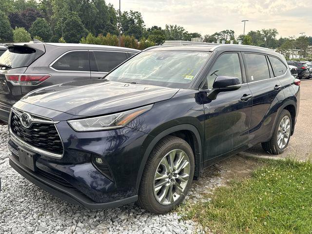 used 2020 Toyota Highlander car, priced at $29,500