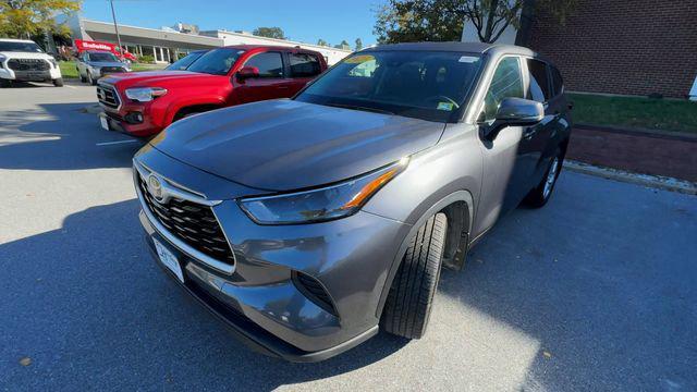 used 2023 Toyota Highlander car, priced at $38,000