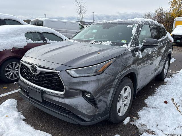 used 2022 Toyota Highlander car, priced at $34,000