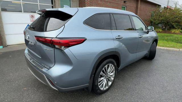 used 2021 Toyota Highlander Hybrid car, priced at $37,000