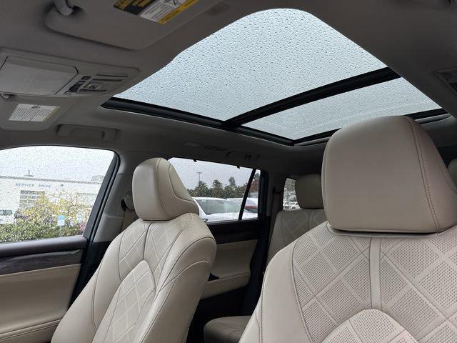 used 2021 Toyota Highlander Hybrid car, priced at $37,000