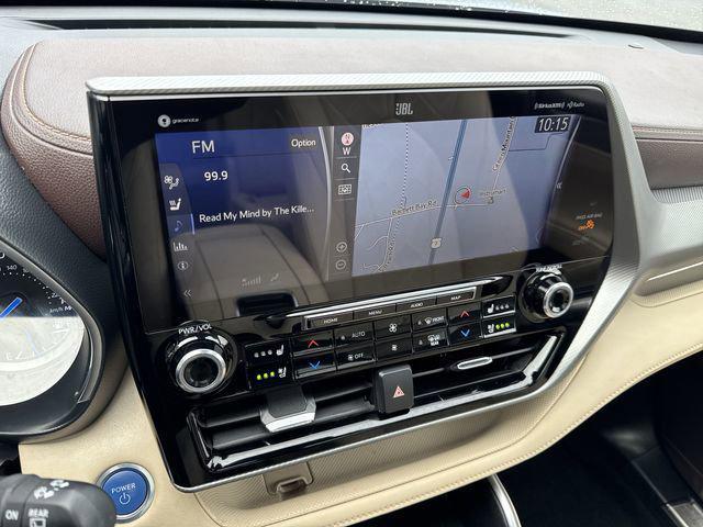 used 2021 Toyota Highlander Hybrid car, priced at $37,000