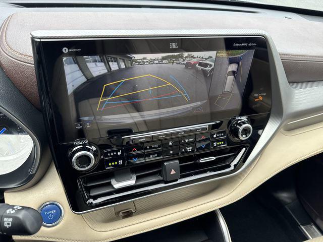 used 2021 Toyota Highlander Hybrid car, priced at $37,000