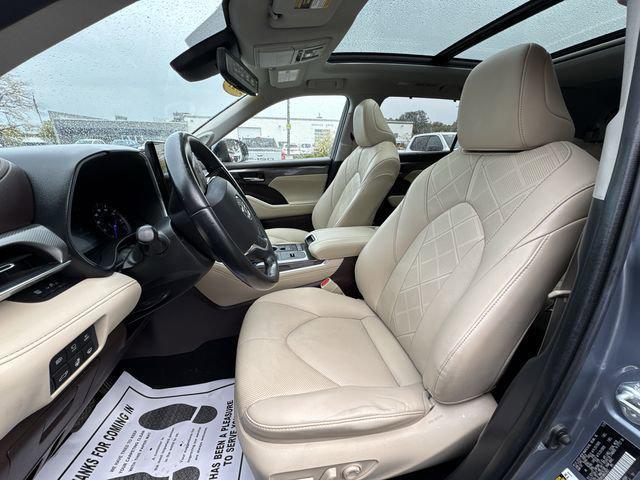 used 2021 Toyota Highlander Hybrid car, priced at $37,000