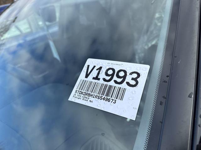 used 2024 Toyota Highlander car, priced at $39,800