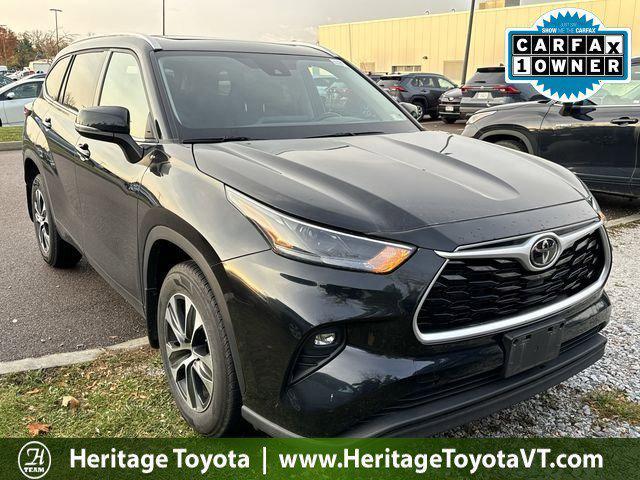 used 2022 Toyota Highlander car, priced at $38,000