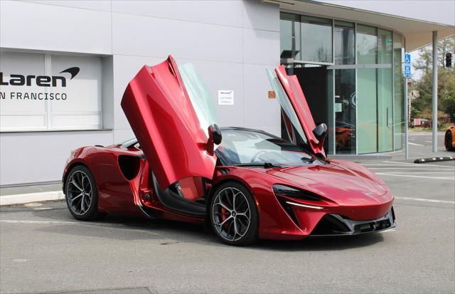 new 2025 McLaren Artura car, priced at $320,958