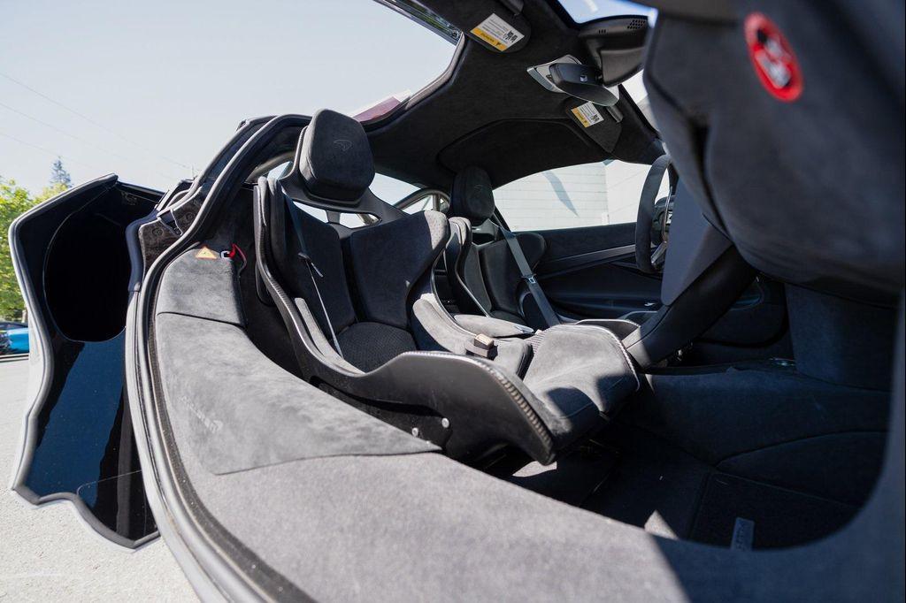 new 2024 McLaren 750S car, priced at $470,901