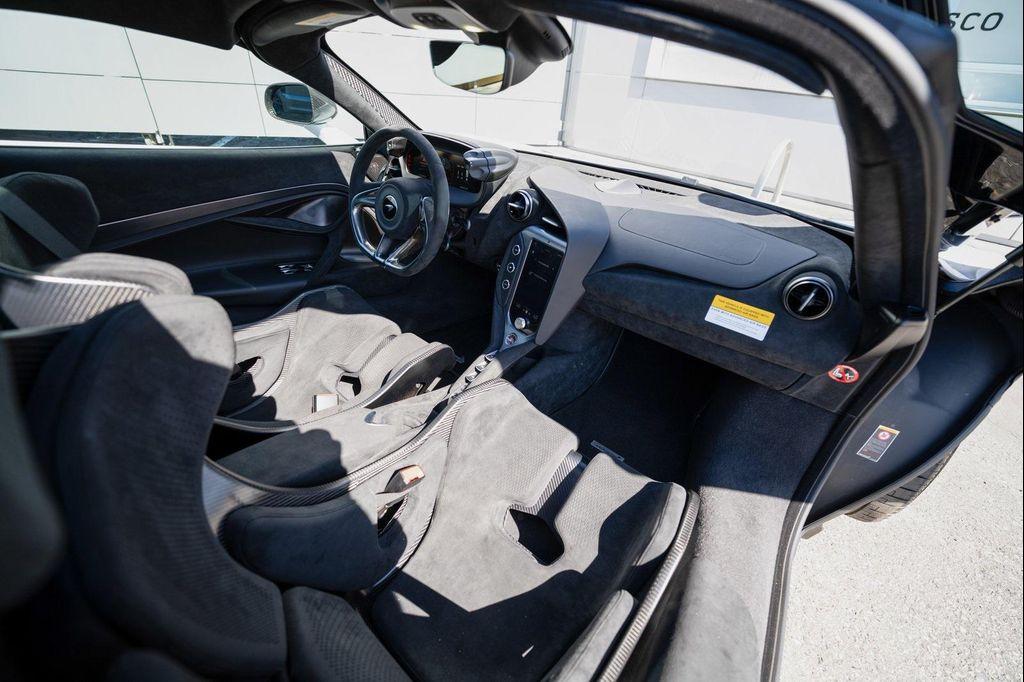 new 2024 McLaren 750S car, priced at $470,901