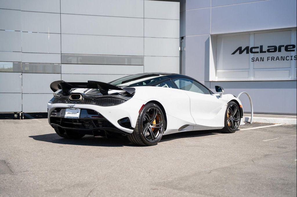 new 2024 McLaren 750S car, priced at $470,901
