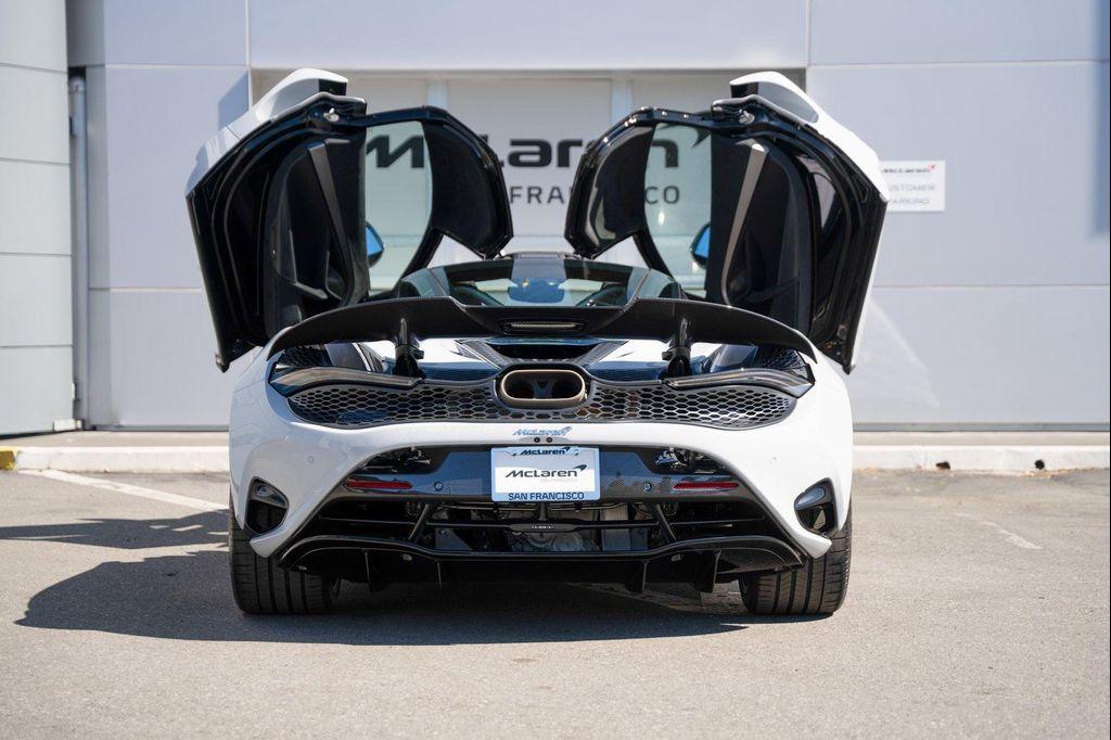 new 2024 McLaren 750S car, priced at $470,901