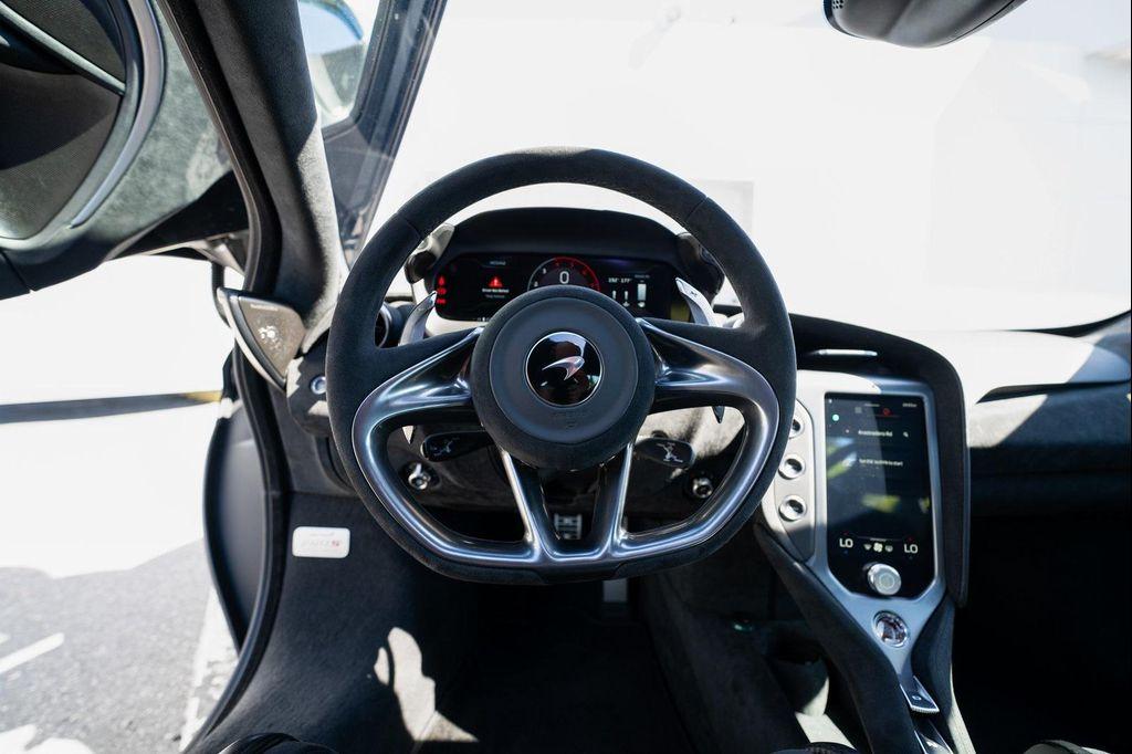 new 2024 McLaren 750S car, priced at $470,901