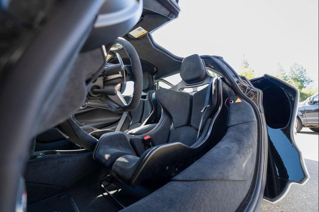 new 2024 McLaren 750S car, priced at $470,901