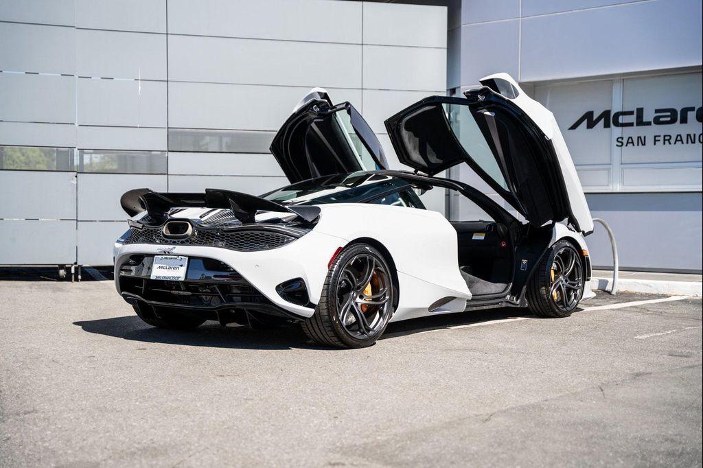 new 2024 McLaren 750S car, priced at $470,901