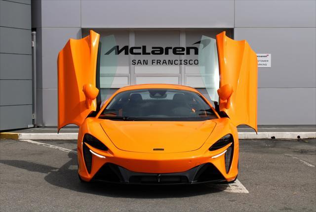 new 2025 McLaren Artura car, priced at $277,098