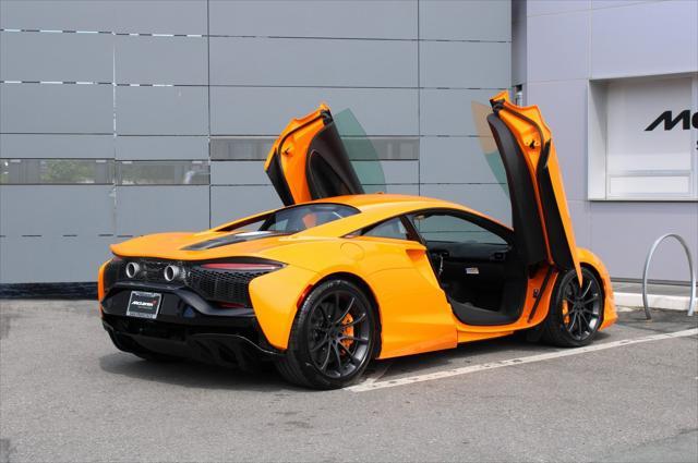 new 2025 McLaren Artura car, priced at $277,098