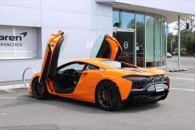 new 2025 McLaren Artura car, priced at $277,098
