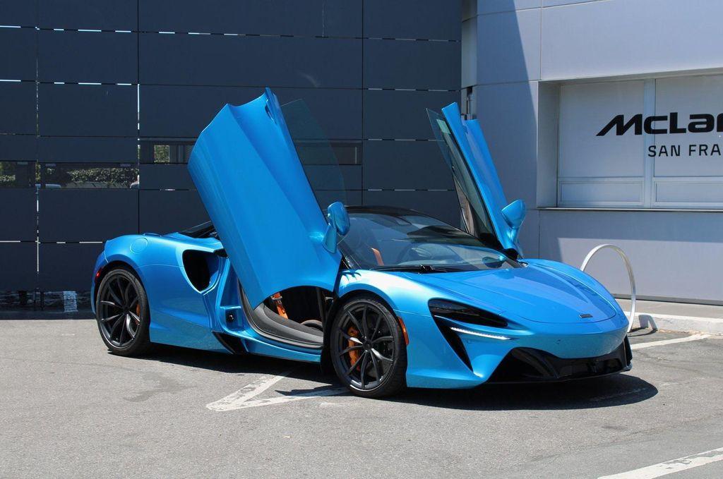 new 2025 McLaren Artura car, priced at $323,098
