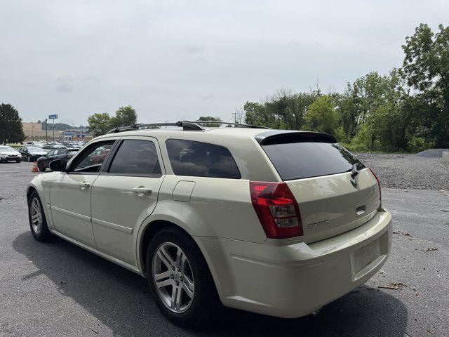 used 2005 Dodge Magnum car, priced at $8,990