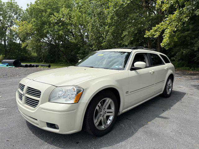 used 2005 Dodge Magnum car, priced at $8,990