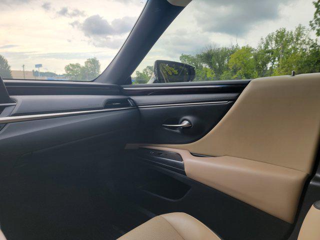 used 2019 Lexus ES 350 car, priced at $24,490