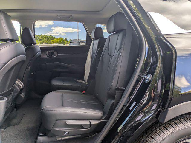 new 2025 Kia Sorento Hybrid car, priced at $38,779