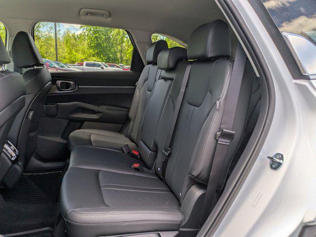 new 2025 Kia Sorento car, priced at $36,555