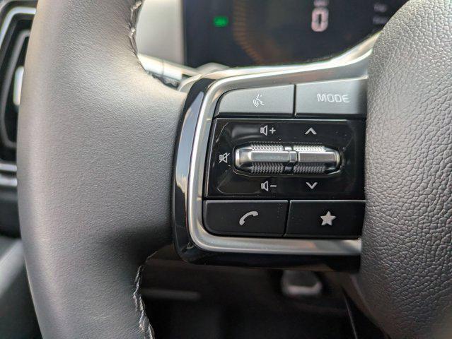 new 2025 Kia Sorento Hybrid car, priced at $37,186